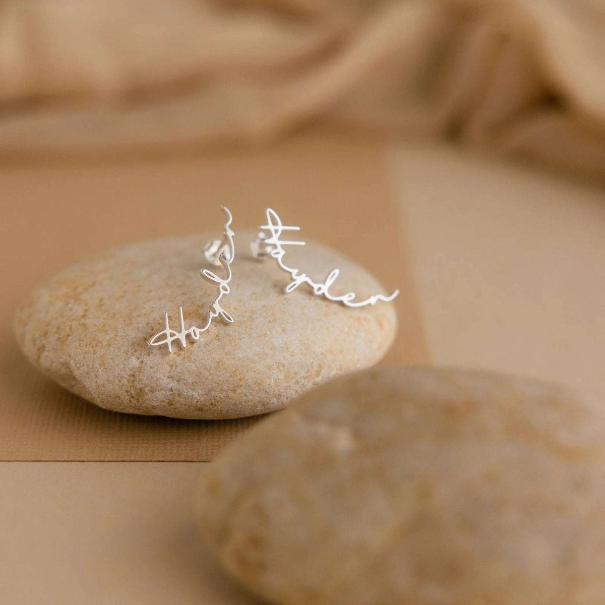 Calligraphic Name Earrings – Personalized Stylish Jewelry for Women