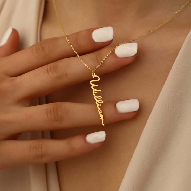 Vertical Name Necklace – Personalized Custom Jewelry