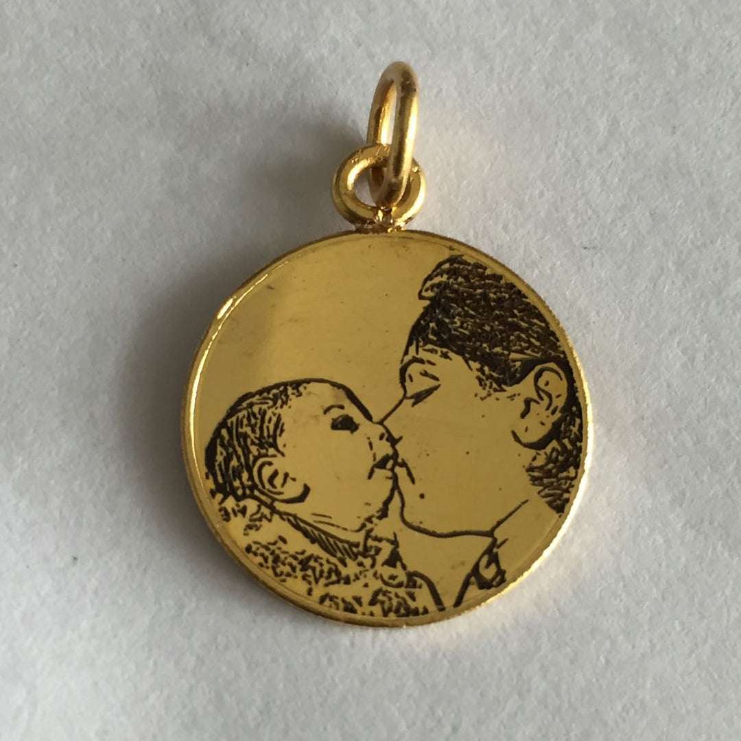 Photo Engraved Pendant – Personalized Custom Metal Necklace