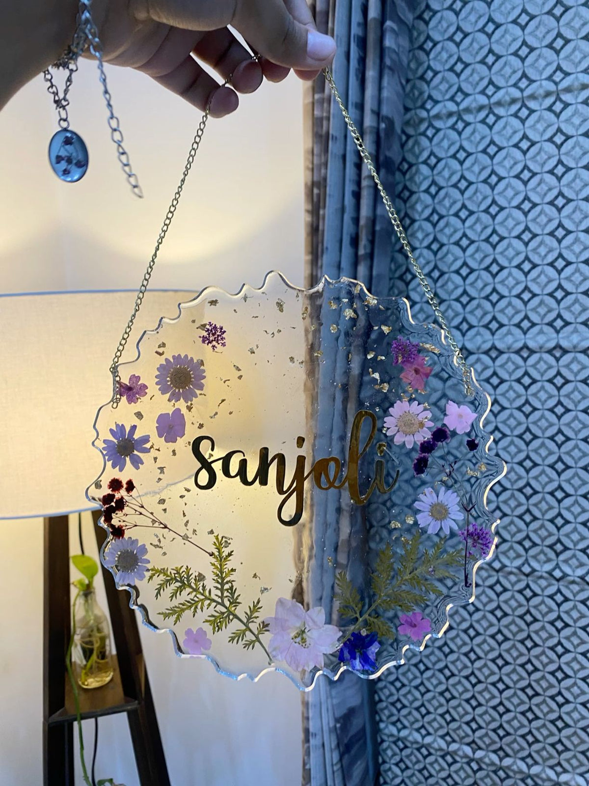 Custom Resin Charm Name Frame – Personalized Keepsake with Flowers