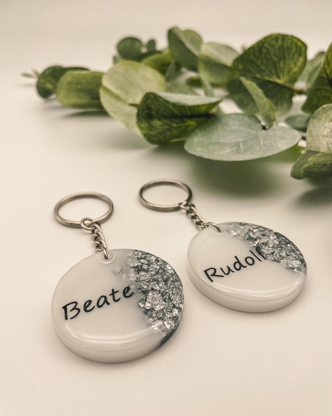 Custom Round Resin Keychain with Name or Initial – Personalized Gift